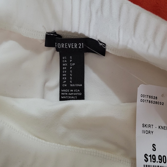 Forever21 2pc Set, crop top size M, skirt size S cream colored - Picture 4 of 4